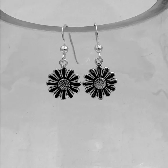 925 Sterling Silver Daisy Dangle Earrings! NEW! - Picture 3 of 4